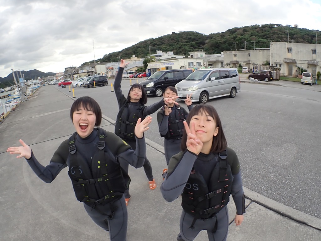 沖縄マリンスポーツ日記 元気な女の子たち